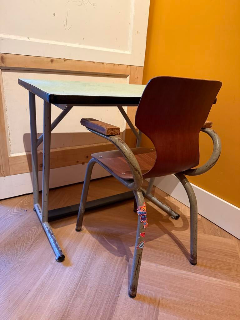 Vintage Kinderbureau met Stoel, Ophalen, Gebruikt