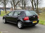 Volkswagen Golf 1.6 Ocean*AUTOMAAT*CRUISE CONTROL*APK 09/26, Stof, Gebruikt, 4 cilinders, Zwart