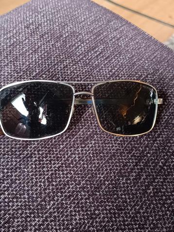 Tommy Hilfiger Zonnebril beschikbaar voor biedingen