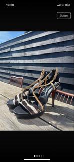 •Gucci Napa Charlotte zebra print  heels leer maat 40•, Zwart, Ophalen of Verzenden, Schoenen met hoge hakken, Gucci