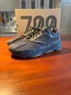 Yeezy Boost 700 Utility Black, Kleding | Heren, Schoenen, Ophalen of Verzenden, Zo goed als nieuw, Zwart