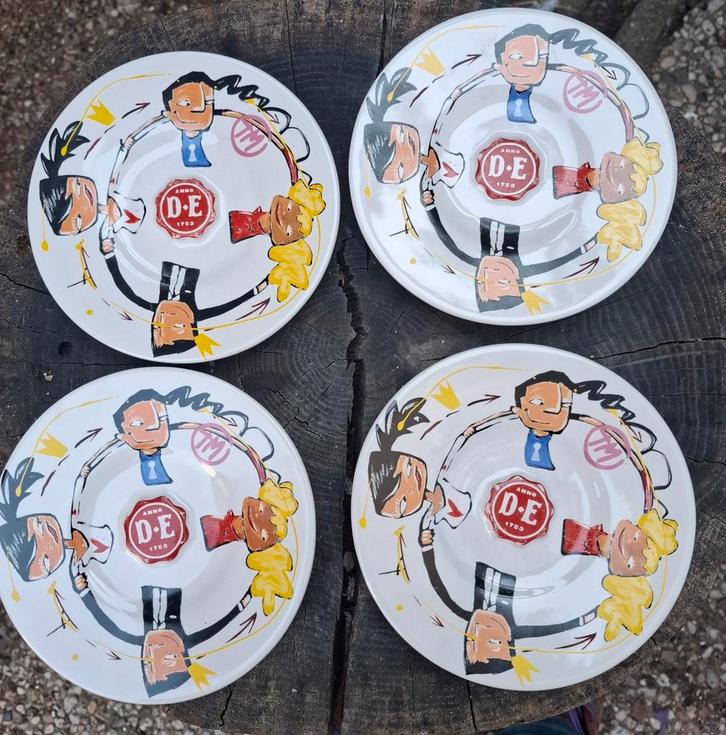 Douwe Egberts/Selwyn Senatori schotels. 4 st., Huis en Inrichting, Keuken | Servies, Zo goed als nieuw, Kop(pen) en/of Schotel(s)