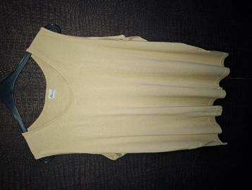 Top Miss Etam.  Maat 54. beschikbaar voor biedingen