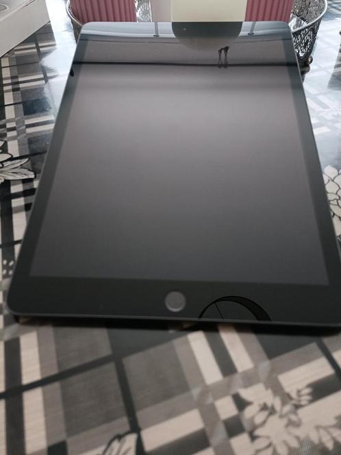 iPad 7e generatie 2019 wifi/4G, Computers en Software, Apple iPads, Zo goed als nieuw, Apple iPad, 10 inch, 32 GB, Ophalen of Verzenden