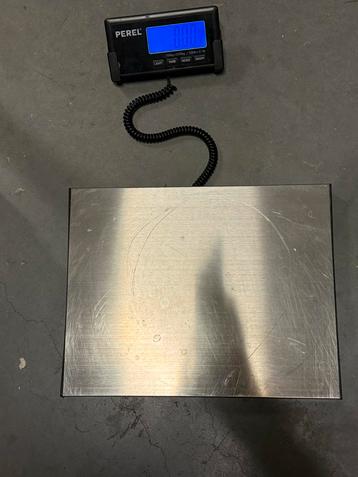Weegschaal - to maximaal 150kg met digitaal display beschikbaar voor biedingen