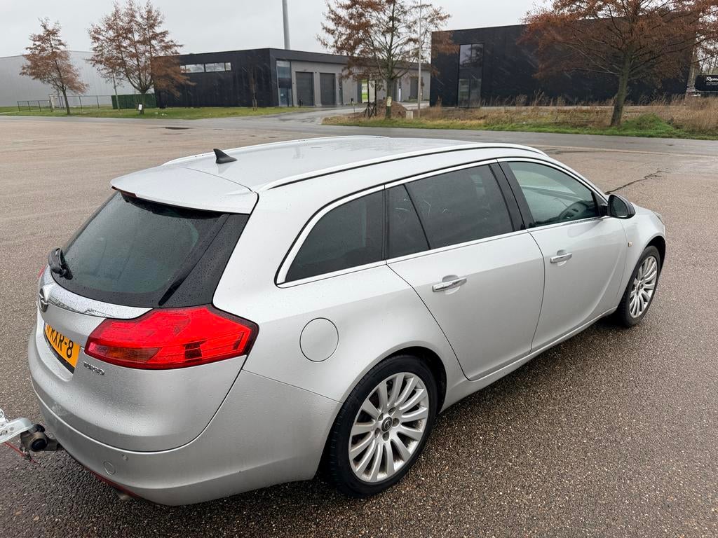 Opel Insignia 1.6 Turbo Ecotec 180pk 2009 Grijs, Auto's, Opel, Zwart, 4 cilinders, 179 pk, Leder en Stof