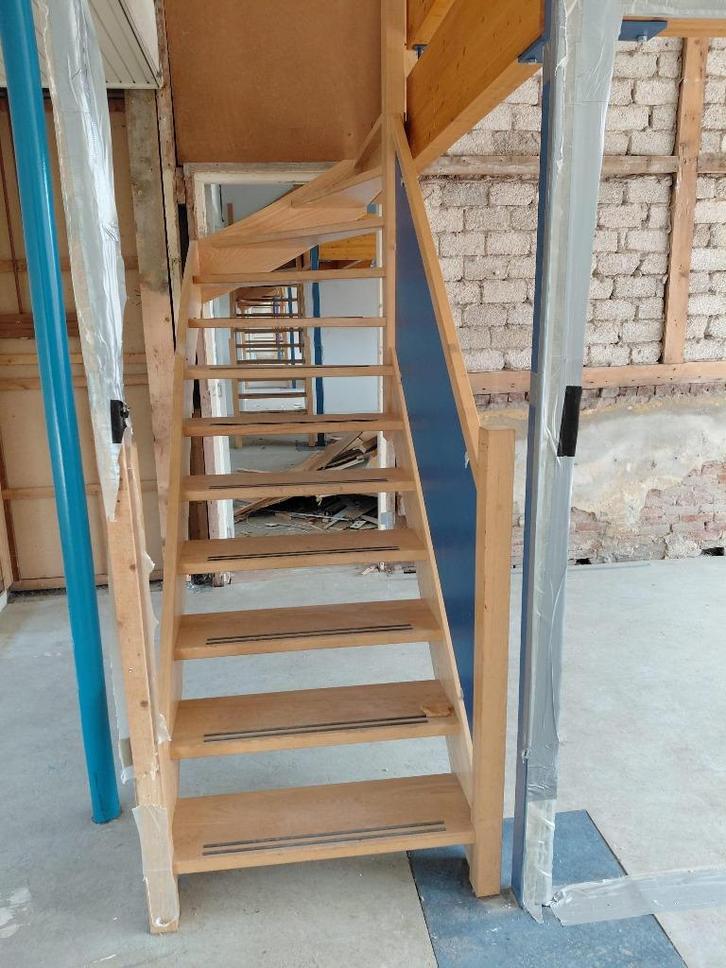vaste houten trap, Doe-het-zelf en Verbouw, Overige Doe-het-zelf en Verbouw, Nieuw, Ophalen