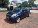 Daihatsu Sirion 2 1.0-12V Trend Nw KOPPELING! 180DKM NAP!, Voorwielaandrijving, Gebruikt, 750 kg, Blauw