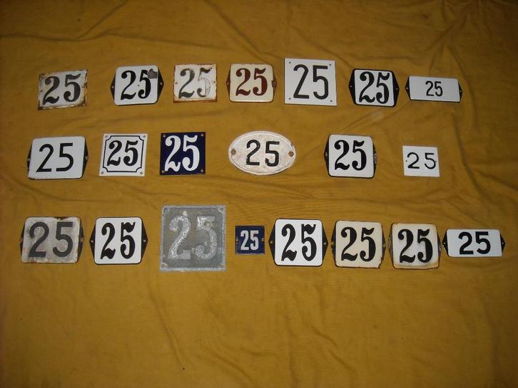 oud emaille huisnummer 25 ook 26 27 28 29 30 31 32 33 34 35, Antiek en Kunst, Antiek | Emaille, Ophalen of Verzenden
