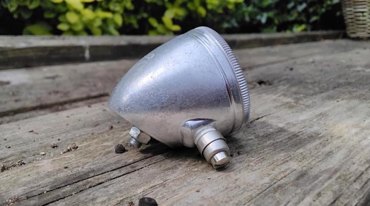 PRACHTIG NIEUW ACHTERLICHT VAN KOETS, Verzamelen, Speldjes, Pins en Buttons, Zo goed als nieuw, Ophalen of Verzenden