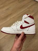 Jordan 1 Metallic Red, Kleding | Heren, Schoenen, Wit, Nike, Ophalen of Verzenden, Zo goed als nieuw