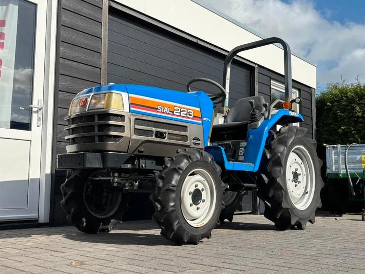 Iseki 25 pk 4-WD Minitractor compacttractor mini compact tra, Zakelijke goederen, Agrarisch | Tractoren, tot 2500, Overige merken