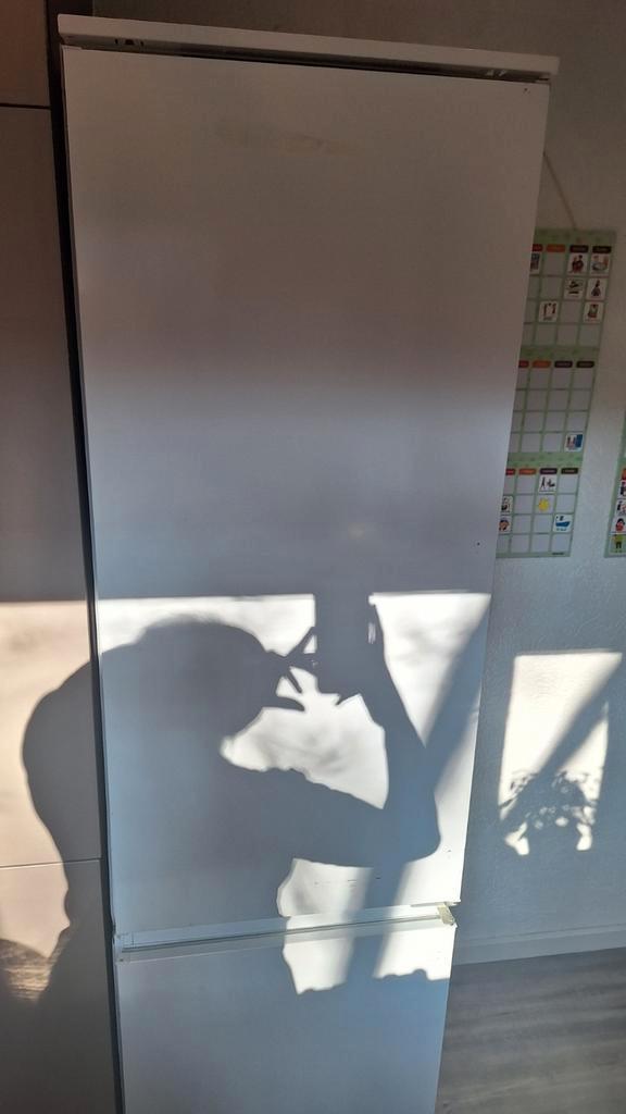 Ikea Koelkast - Netjes en functioneel, Witgoed en Apparatuur, Koelkasten en IJskasten, Gebruikt, Met vriesvak, 150 tot 200 liter