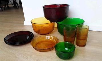 Vintage Arcoroc serviesgoed, glas rood, groen, amber, VANAF