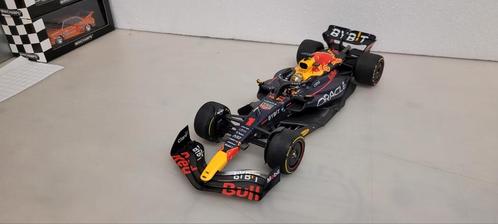 Minichamps Red Bull RB 18  Verstappen GP Mexico, Hobby en Vrije tijd, Modelauto's | 1:18, Zo goed als nieuw, Auto, MiniChamps