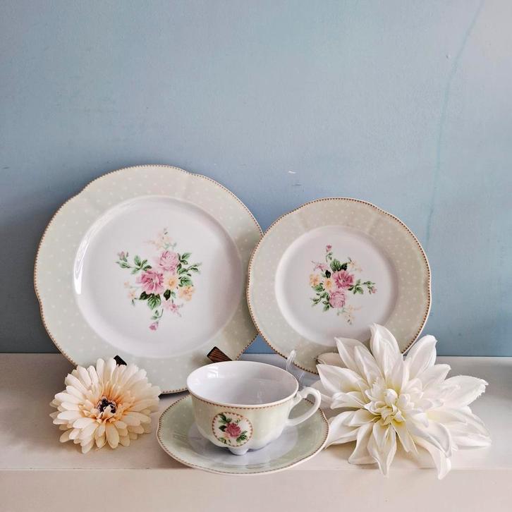 Petit dejeuner van Kasanova l'amante della casa, Italië, Antiek en Kunst, Antiek | Servies los, Ophalen of Verzenden