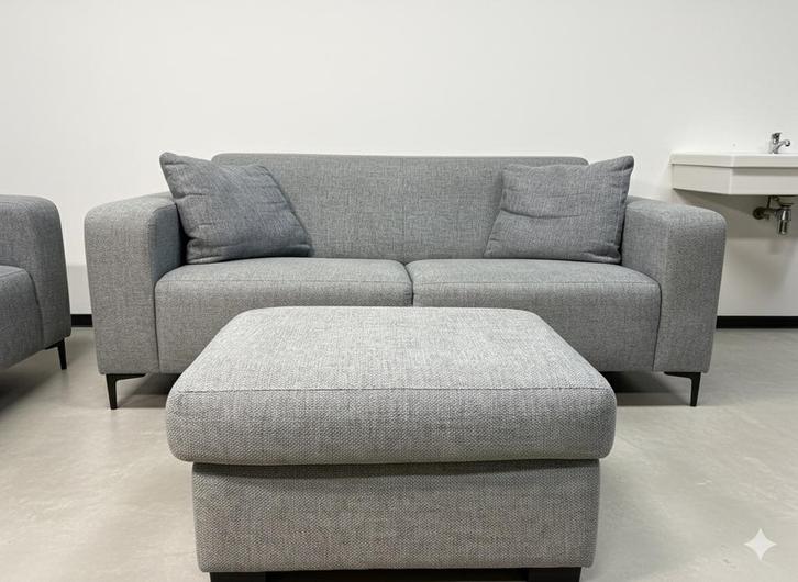 Roos Repose – Luxe Grijze Bankenset met Hocker, Huis en Inrichting, Banken | Voetenbanken en Poefen, Zo goed als nieuw, 50 tot 75 cm