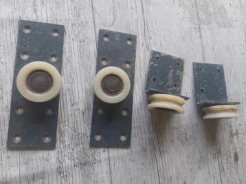 Wiel op ijzeren plaat. Plat en hoek. Voor kabel doorvoer beschikbaar voor biedingen