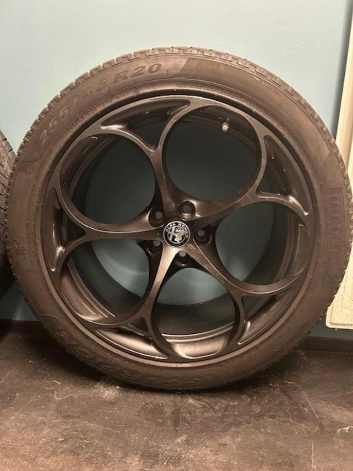 Wielen Alfa Romeo Stelvio, Auto-onderdelen, Banden en Velgen, Banden en Velgen, Winterbanden, 20 inch, Personenwagen, Gebruikt