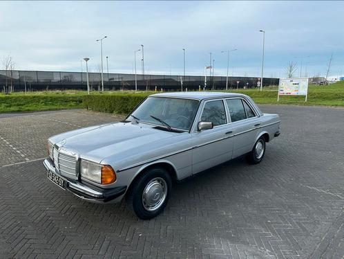 Mercedes-Benz 200-280 W123 300 D 5 Bak APK 2026 UNIEK!, Auto's, Oldtimers, Particulier, Mercedes-Benz, Diesel, Sedan, Handgeschakeld