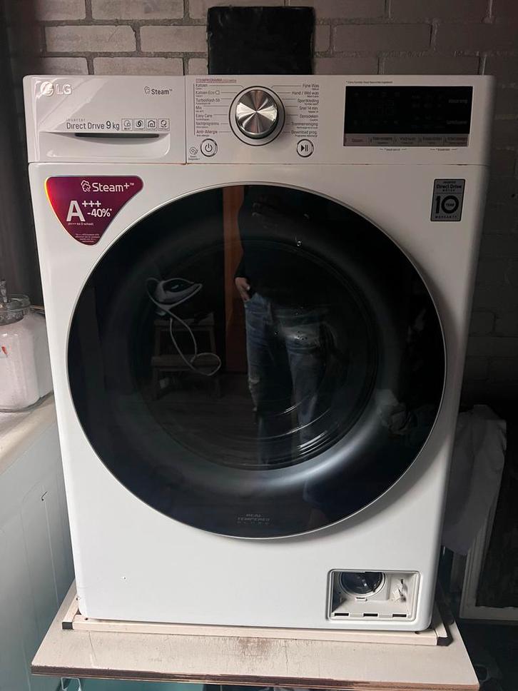 LG Wasmachine met lekke onderkant, Witgoed en Apparatuur, Wasmachines, Gebruikt, Voorlader, 8 tot 10 kg, 85 tot 90 cm, 1200 tot 1600 toeren