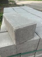 Grijze betonklinkers (8 cm) gratis af te halen 4m2, Ophalen, Zo goed als nieuw