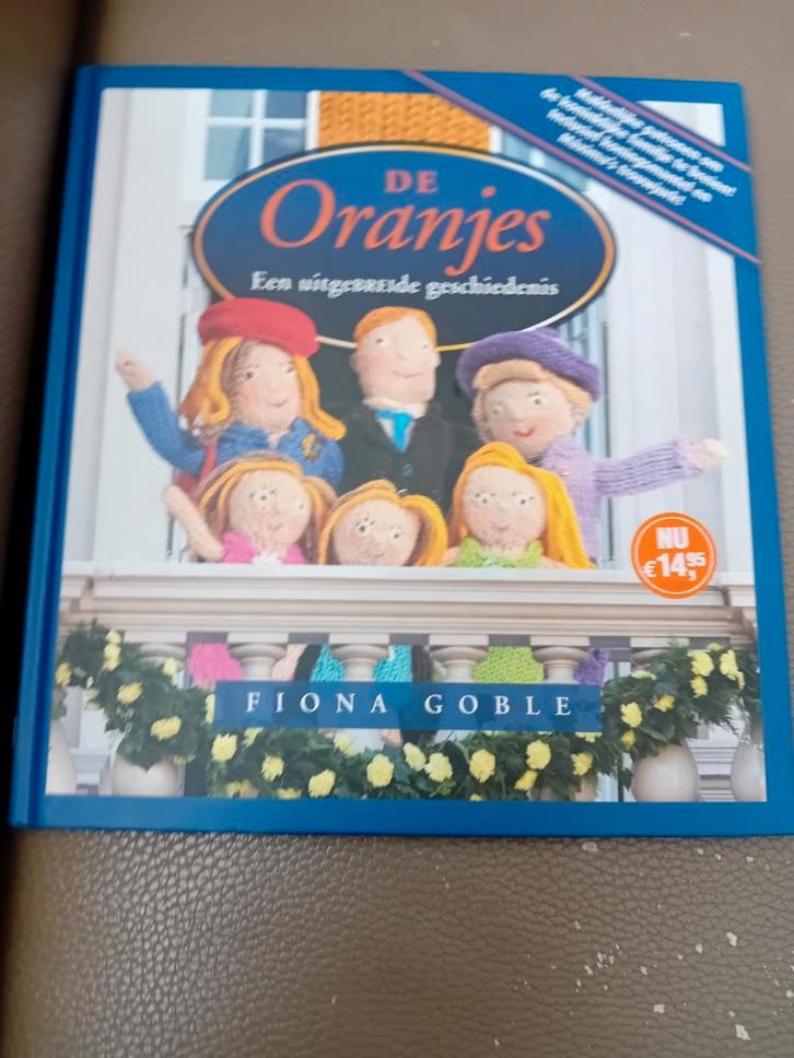 Fiona Goble - De Oranjes, Boeken, Hobby en Vrije tijd, Zo goed als nieuw, Poppen maken, Ophalen of Verzenden