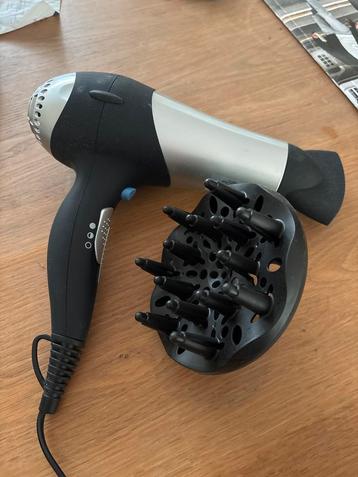 Haardroger met Opzetstuk - Zo Goed Als Nieuw beschikbaar voor biedingen
