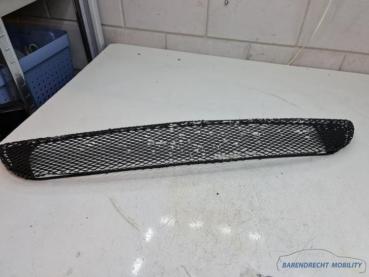 AMG bumpergrille Mercedes W203 C Klasse zwart origineel gebr, Auto-onderdelen, Carrosserie en Plaatwerk, Mercedes-Benz, Gebruikt