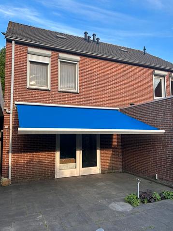 Zonneluiffel 4,40cm x 2,85cm beschikbaar voor biedingen