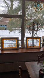 Twee antieke identieke art deco glas in lood ramen, Ophalen