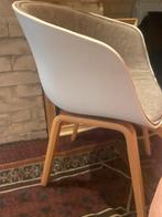 Moderne witte kuipstoel houten poten, Huis en Inrichting, Stoelen, Ophalen, Zo goed als nieuw, Hout, Eén