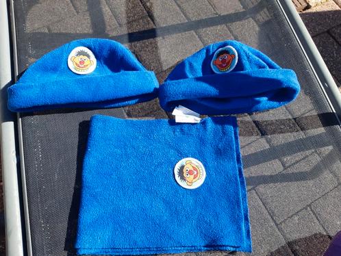 Blauwe muts (+ 1 gratis) + blauwe sjaal. Sesamtraat Ernie, Kinderen en Baby's, Babykleding | Mutsen, Sjaals en Wanten, Setje, Jongetje