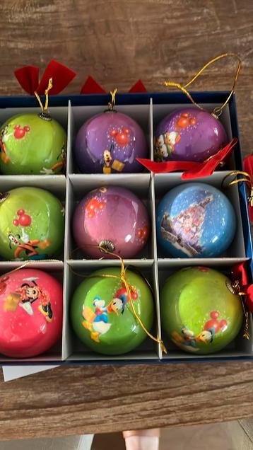 Disney Kerstballen in Doos - Disneyland Paris beschikbaar voor biedingen