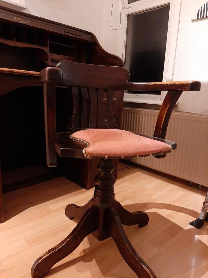 Mooie oude bureaustoel, Antiek en Kunst, Antiek | Meubels | Stoelen en Banken, Ophalen