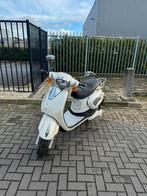 Lucatti-e elektrische scooter 25KM BJ 2010 ACCU’S DEFECT, Fietsen en Brommers, Elektrisch, Zo goed als nieuw, Ophalen, Overige merken