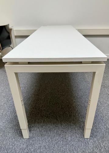 Bureau - tafel 200 lang x 60 diep x 60-86 cm hoog HI. beschikbaar voor biedingen