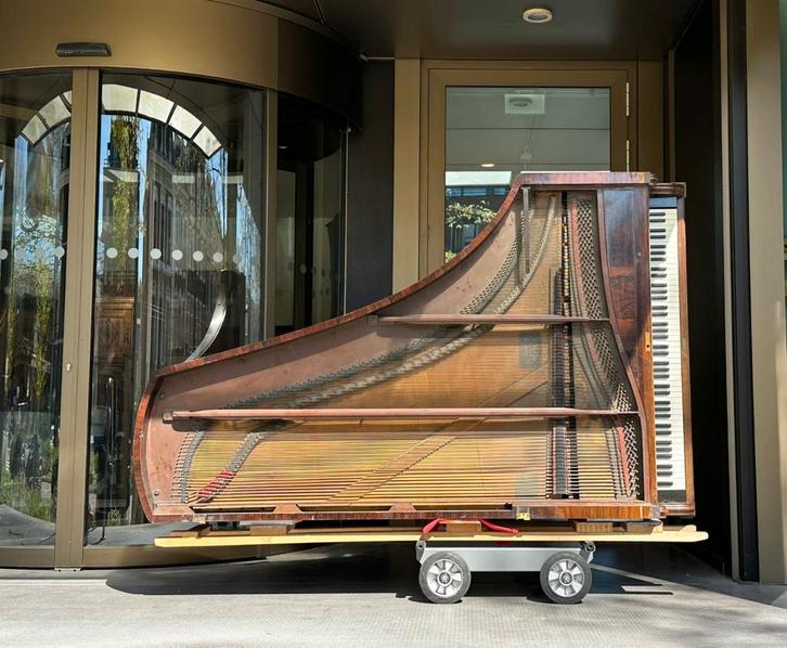 Afvoeren van oude piano's & vleugels óók met spoed!, Muziek en Instrumenten, Piano's, Gebruikt, Zwart, Ophalen