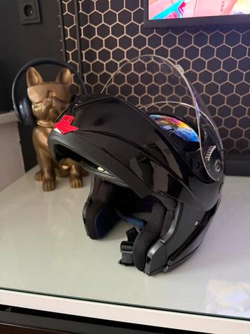 Nieuw helm maat M ! beschikbaar voor biedingen