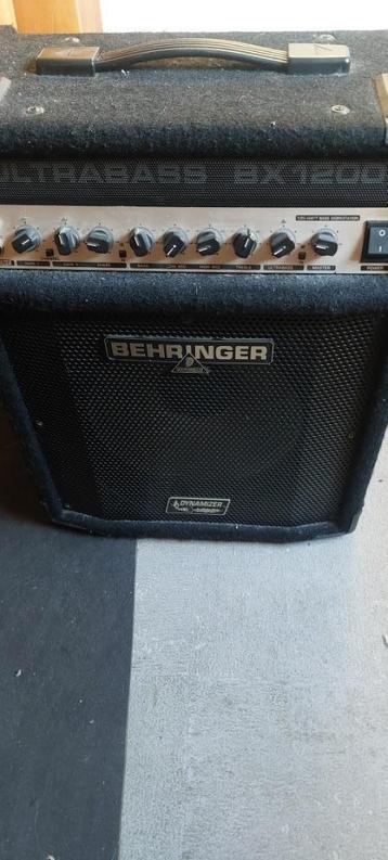 Behringer Ultrabass BX1200 – 120W Basversterker Combo beschikbaar voor biedingen