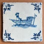 Zeldzame tegel met een man in een roeiboot 17e eeuws, Ophalen of Verzenden