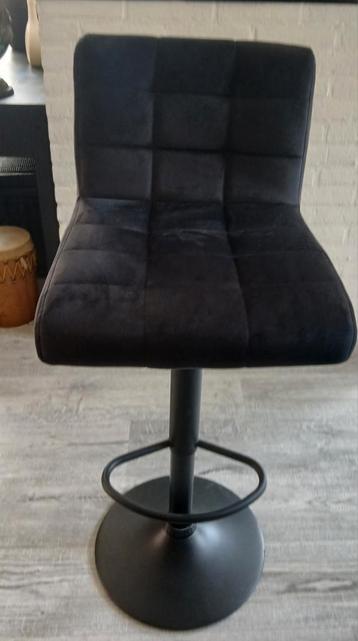 Black Velvet barkrukken beschikbaar voor biedingen