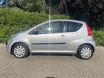 Peugeot 107 1.0-12V XS origineel Nederlands nette auto, Handgeschakeld, Zilver of Grijs, 998 cc, Benzine