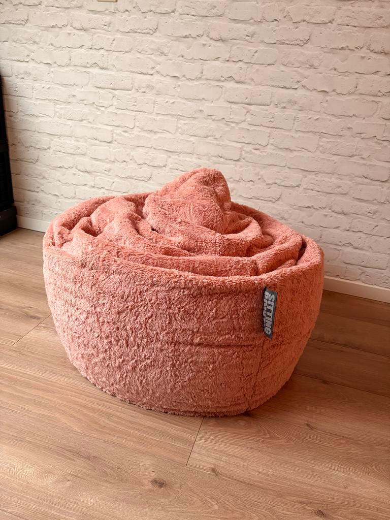 Roze Fluffy Zitzak van Sitting Point, Ophalen, Gebruikt, Roze, Zitzak