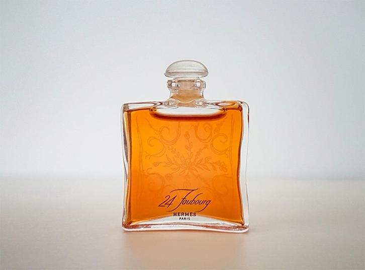 Hermès parfum miniatuur 24 Faubourg - EDT, Verzamelen, Parfumverzamelingen, Zo goed als nieuw, Miniatuur, Gevuld, Ophalen of Verzenden