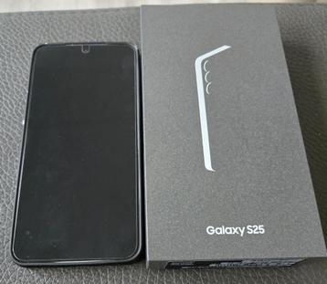 Samsung S25 512GB Zilver nieuw in  doos beschikbaar voor biedingen