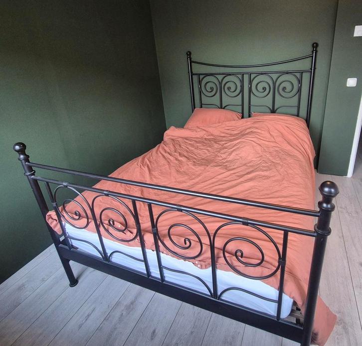 Ikea bedframe 140x200 met lattenbodem, Huis en Inrichting, Slaapkamer | Bedden, Gebruikt, Tweepersoons, 140 cm, 200 cm, Metaal