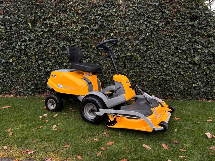 Zeer nette stiga villa 14 hst, Tuin en Terras, Zitmaaiers, Gebruikt, 90 tot 120 cm, Elektrische starter, Mulchfunctie, Ophalen
