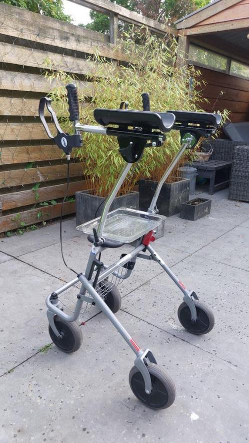 Rollator met onderarmschalen Cristallo2, Diversen, Rollators, Zo goed als nieuw, Lichtgewicht, Opvouwbaar, Ophalen of Verzenden