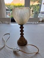 Antiek tafellampje met glazen kapje., Ophalen of Verzenden, Gebruikt, Minder dan 50 cm